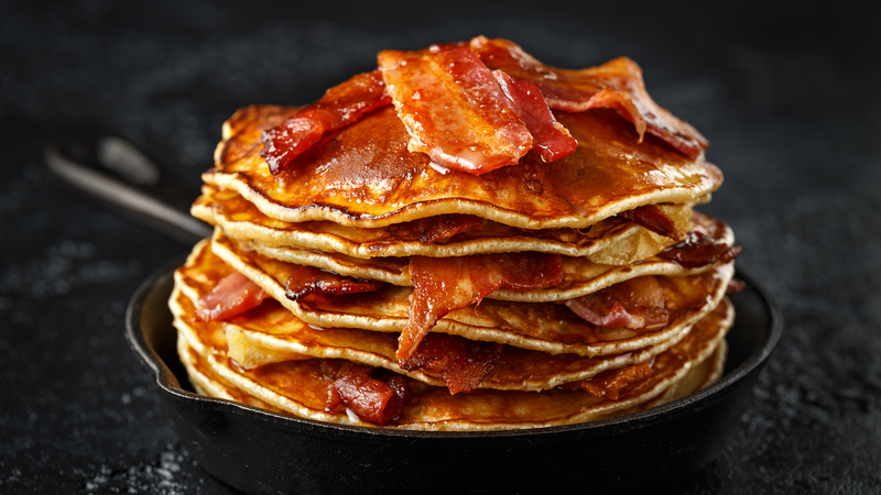 Bacon-apple pancakes
